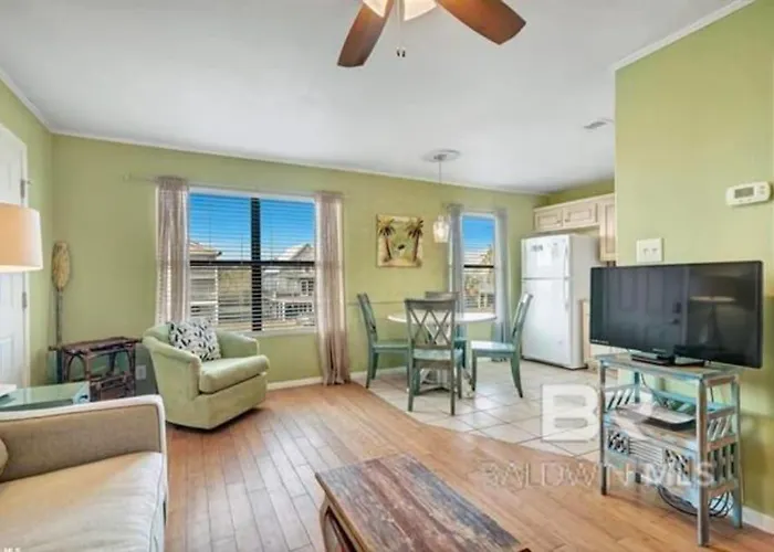 Apartment Dog Friendly Access Sleeps 6 Hangout Nearby *