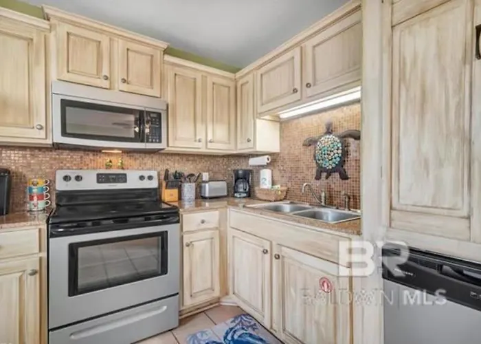 Dog Friendly Access Sleeps 6 Hangout Nearby *