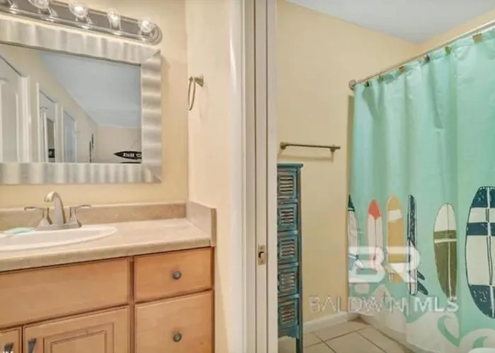 Dog Friendly Access Sleeps 6 Hangout Nearby